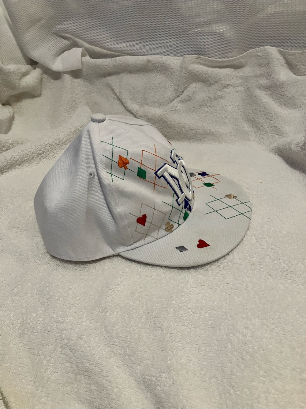 White Snapback Hat with Colorful Card Suit Motif - Picture 6 of 6
